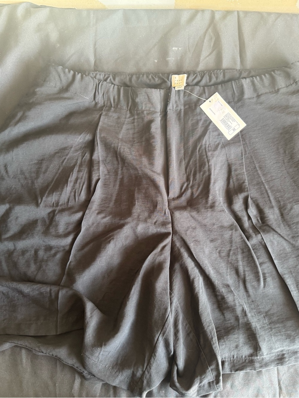 A New Day Plus Size 22 High Rise Pleated Dress Shorts Black Elastic Back NWT